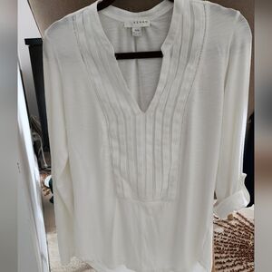 Kenar  V-neck white tunic blouse. Size M